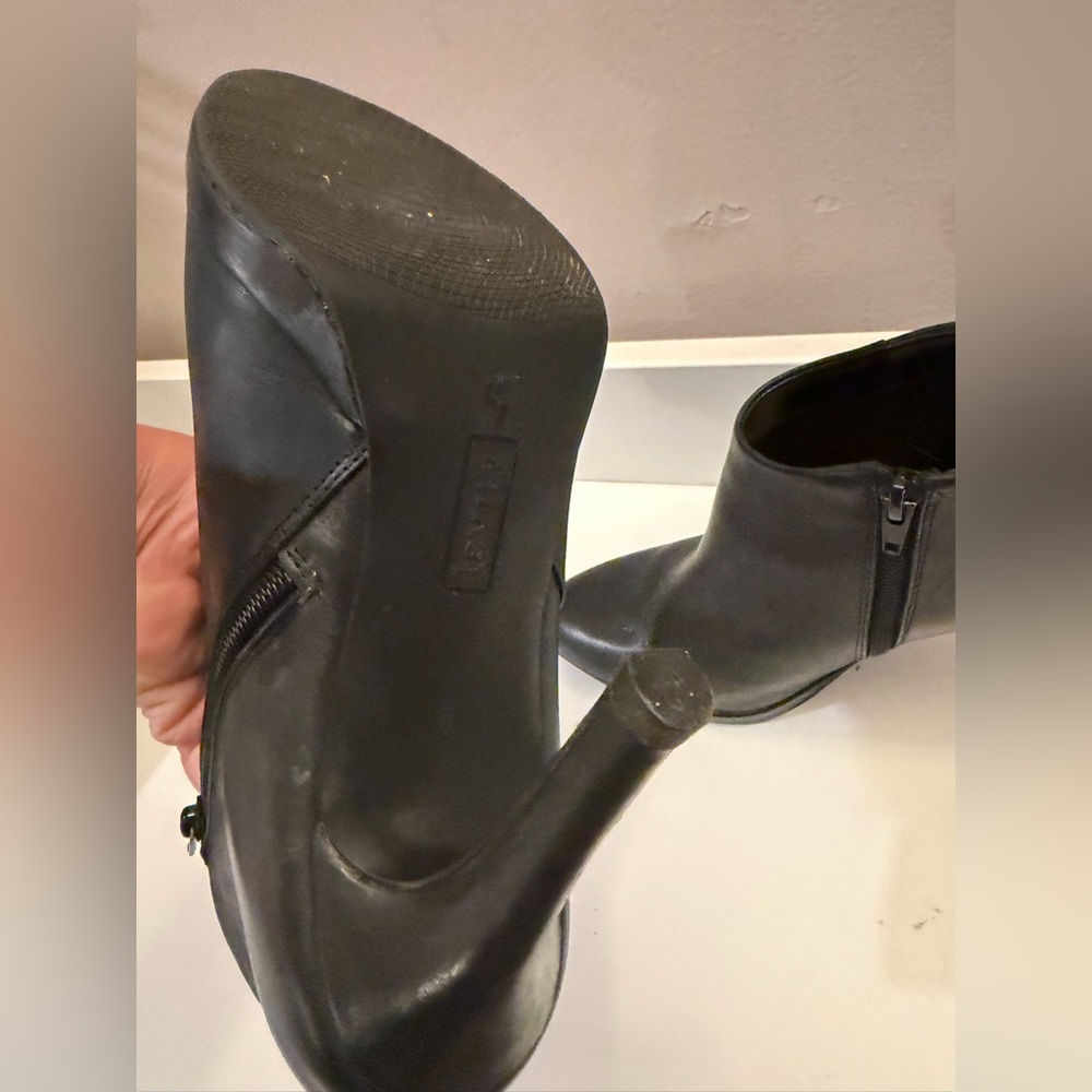 Levity Silver Black Leather Ankle Boots Stiletto Heel Pointed Toe Booties 8M - Picture 7 of 8